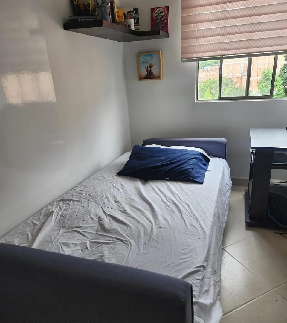 Habitacion Pequena Con Sofacama Envigado